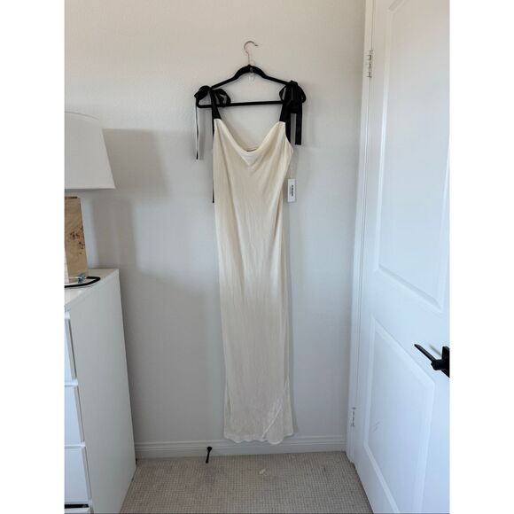 NWT Reformation Nya Velvet Dress Cream with Black Bows, size: L - Picture 4 of 10